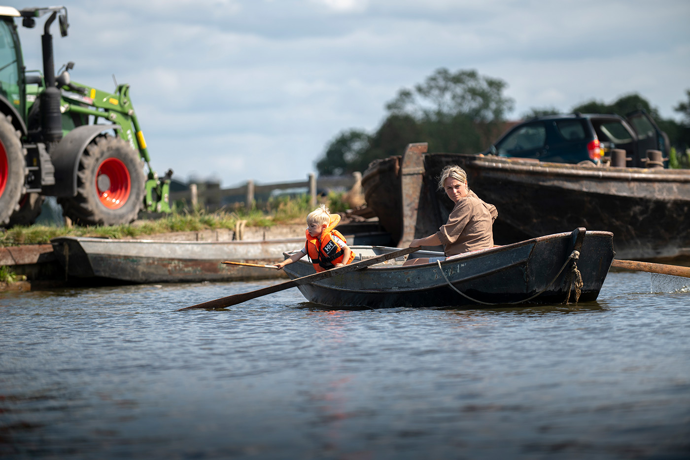 Siebe Klaas en Pytsje Bokma in het bootje